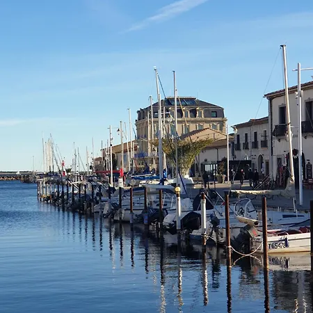 Apartmán T2 Ou Classes, Climatises, Au 2eme Et 3eme Etage Avec Ascenseur, Vue Panoramique, Parking, Piscine, Wifi