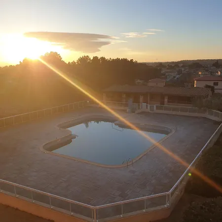 T2 Classes, Climatises, Au 2eme Et 3eme Etage Avec Ascenseur, Vue Panoramique, Parking, Piscine, Wifi * בלרוק-לה-באינס