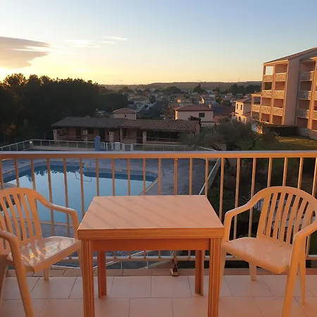 T2 Classes, Climatises, Au 2eme Et 3eme Etage Avec Ascenseur, Vue Panoramique, Parking, Piscine, Wifi