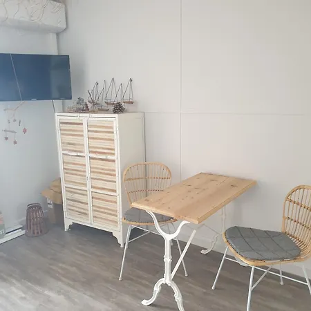 T2 Classes, Climatises, Au 2eme Et 3eme Etage Avec Ascenseur, Vue Panoramique, Parking, Piscine, Wifi Апартаменты