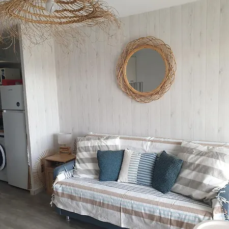 דירה T2 Classes, Climatises, Au 2eme Et 3eme Etage Avec Ascenseur, Vue Panoramique, Parking, Piscine, Wifi *