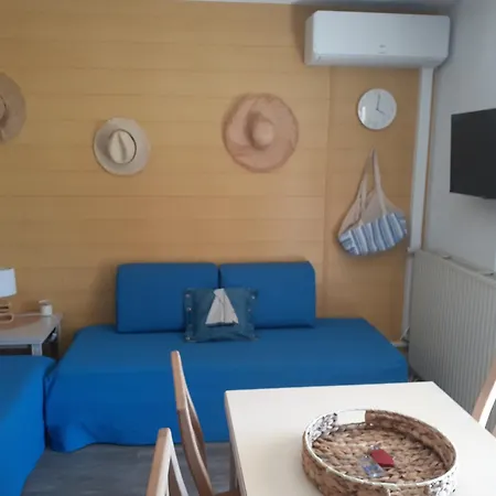 T2 Classés, Climatisés, Au 2ème Et 3ème étage Avec Ascenseur, Vue Panoramique, Parking, Piscine, Wifi
