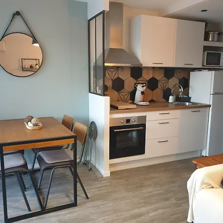 דירה T2 Classes, Climatises, Au 2eme Et 3eme Etage Avec Ascenseur, Vue Panoramique, Parking, Piscine, Wifi
