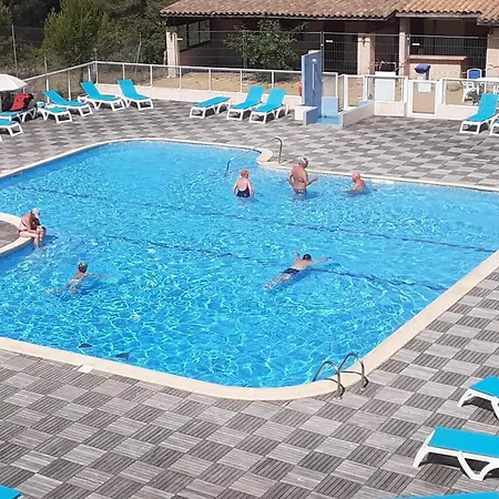 T2 Ou Classes, Climatises, Au 2eme Et 3eme Etage Avec Ascenseur, Vue Panoramique, Parking, Piscine, Wifi