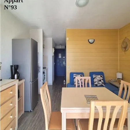 T2 Classes, Climatises, Au 2eme Et 3eme Etage Avec Ascenseur, Vue Panoramique, Parking, Piscine, Wifi *