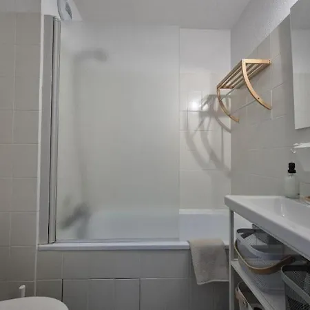 Studio59, Climatise, Parking, Piscine, Vue, Wifi Gratuit Апартаменты *