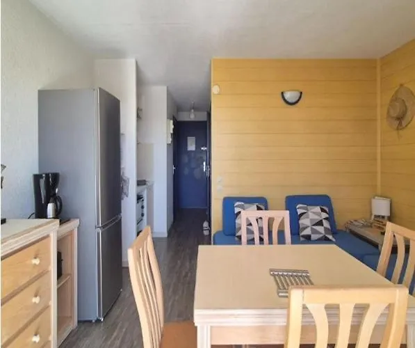 T2 Ou Classes, Climatises, Au 2eme Et 3eme Etage Avec Ascenseur, Vue Panoramique, Parking, Piscine, Wifi *