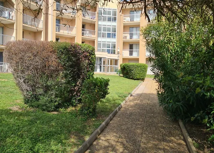 T2 Ou Classes, Climatises, Au 2eme Et 3eme Etage Avec Ascenseur, Vue Panoramique, Parking, Piscine, Wifi Balaruc-les-Bains