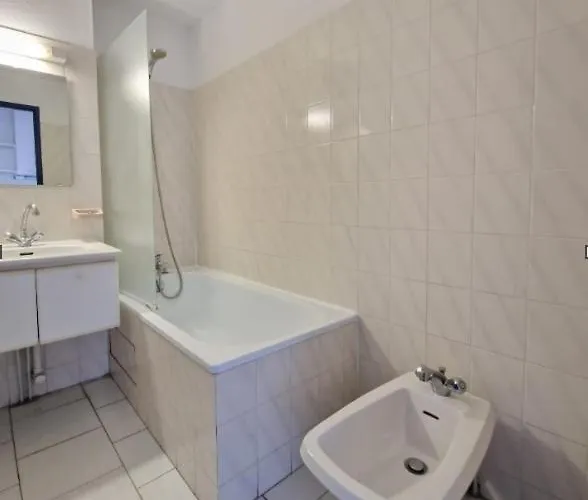 T2 Ou Classes, Climatises, Au 2eme Et 3eme Etage Avec Ascenseur, Vue Panoramique, Parking, Piscine, Wifi Balaruc-les-Bains