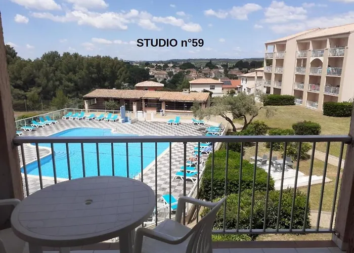 T2 Ou Classes, Climatises, Au 2eme Et 3eme Etage Avec Ascenseur, Vue Panoramique, Parking, Piscine, Wifi *